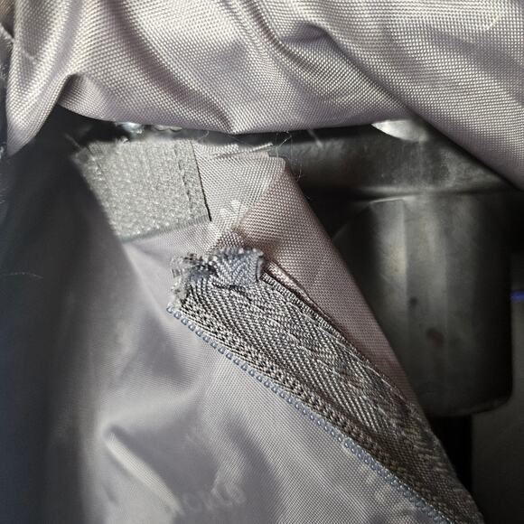 J World Lollipop Kids Rolling Backpack With Lunch Bag (16 Inch) Spaceship Blue - Picture 7 of 10